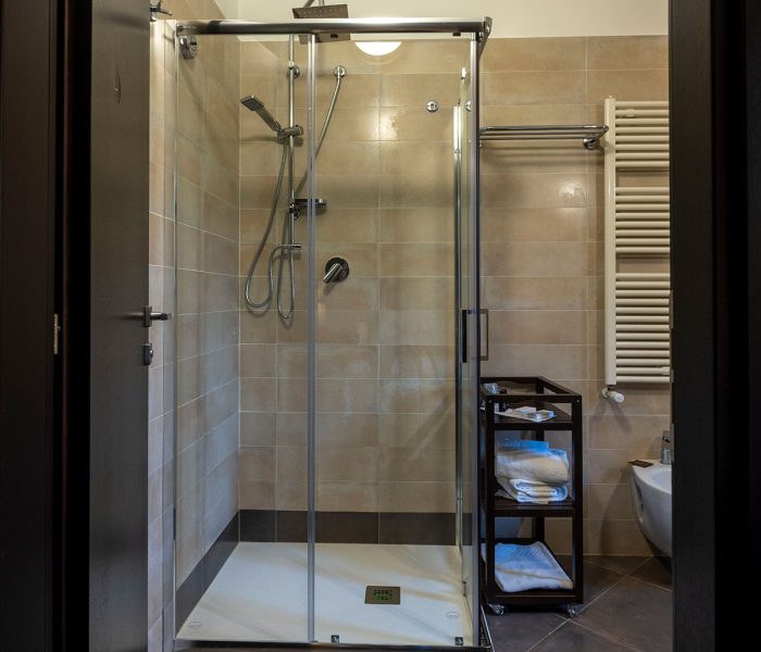 Castagneto Hotel Melfi bagno-1 Castagneto Hotel Melfi bagno-1