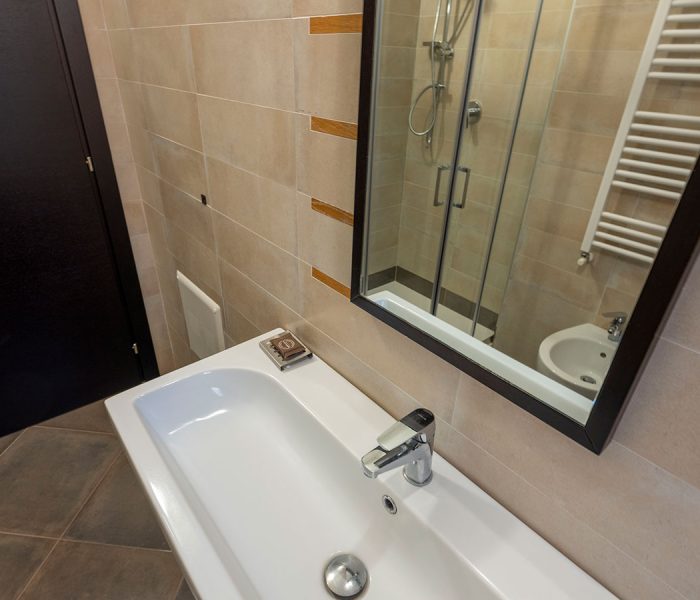 Castagneto Hotel Melfi bagno-2 Castagneto Hotel Melfi bagno-2